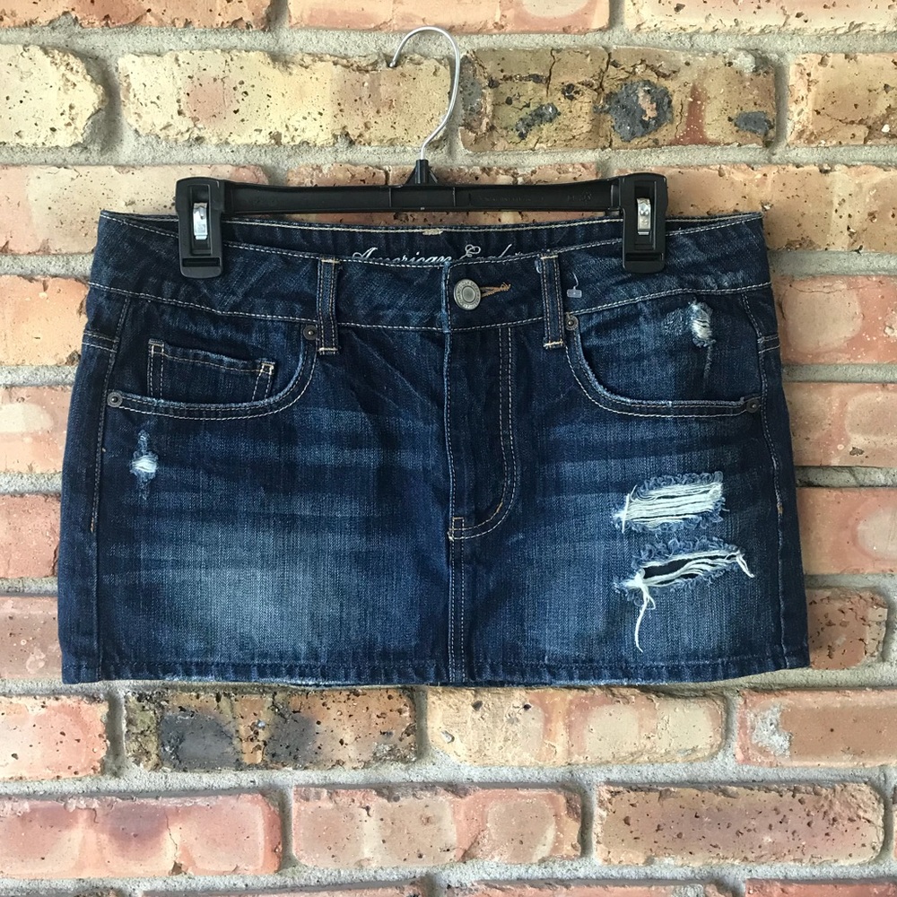 American Eagle Distressed Jean Skirt Size 6 excellent Conditions